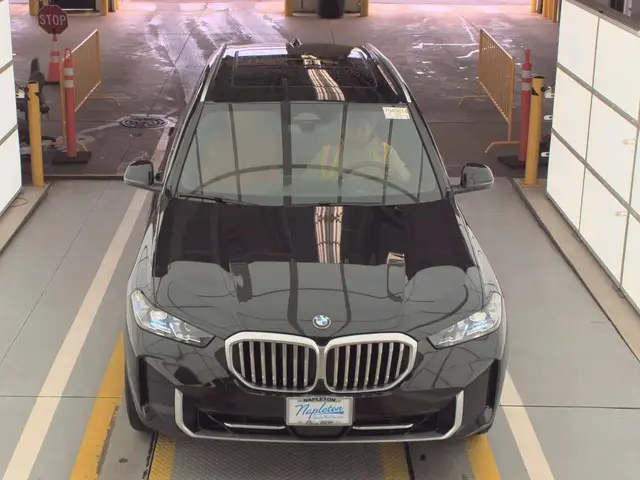 BMW X5 SPORTS ACTIVITY VEHICLE 2024