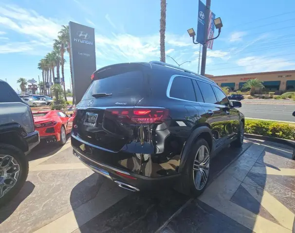 MERCEDES-BENZ GLS 450 2024