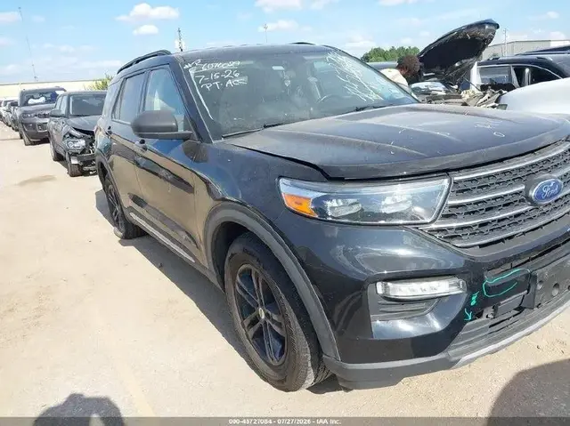FORD EXPLORER XLT 2022