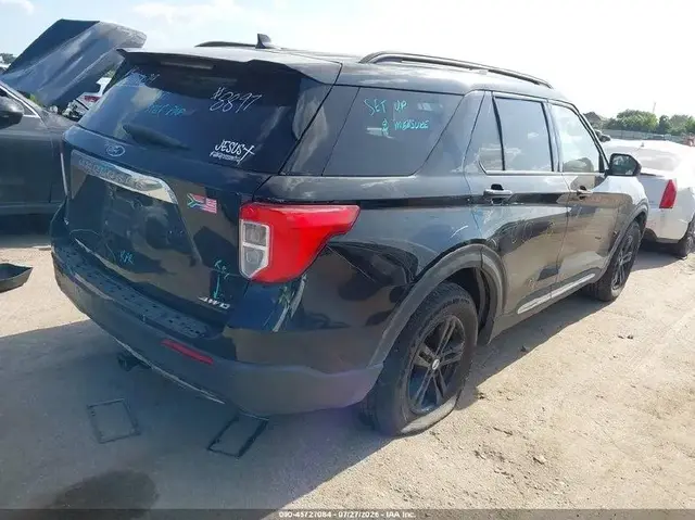 FORD EXPLORER XLT 2022