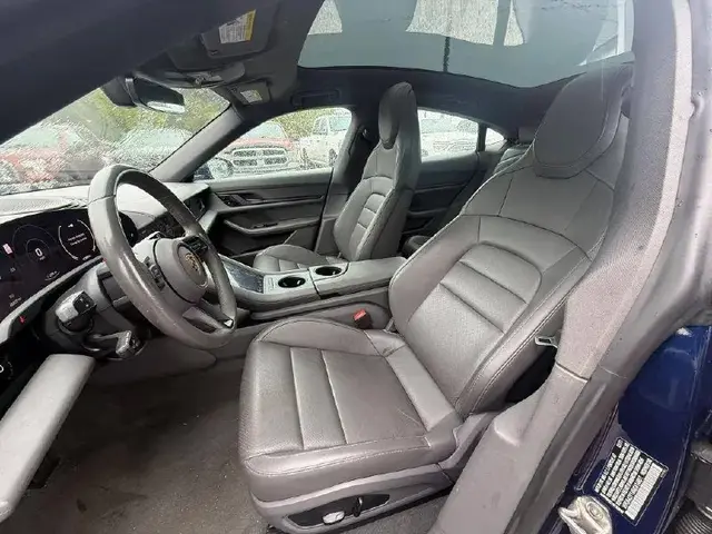 PORSCHE TAYCAN 2021
