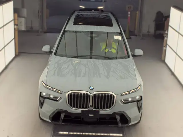 BMW X7 SPORTS ACTIVITY VEHICLE 2024