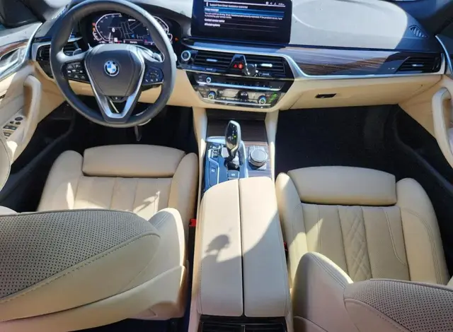 BMW 5 SERIES ПАНОРАМНАЯ КРЫША ПОДОГРЕВ ПЕРЕДНИХ СИДЕНИЙ НАВИГАЦИЯ ДАТЧИКИ ПАРКОВКИ КАМЕРА ЗАДНЕГО ВИДА КЛИМАТ-КОН 2023