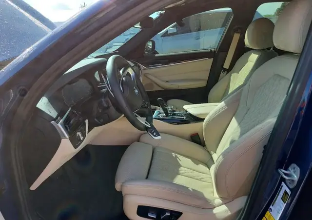 BMW 5 SERIES ПАНОРАМНАЯ КРЫША ПОДОГРЕВ ПЕРЕДНИХ СИДЕНИЙ НАВИГАЦИЯ ДАТЧИКИ ПАРКОВКИ КАМЕРА ЗАДНЕГО ВИДА КЛИМАТ-КОН 2023