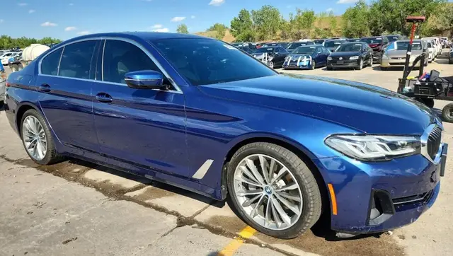BMW 5 SERIES ПАНОРАМНАЯ КРЫША ПОДОГРЕВ ПЕРЕДНИХ СИДЕНИЙ НАВИГАЦИЯ ДАТЧИКИ ПАРКОВКИ КАМЕРА ЗАДНЕГО ВИДА КЛИМАТ-КОН 2023