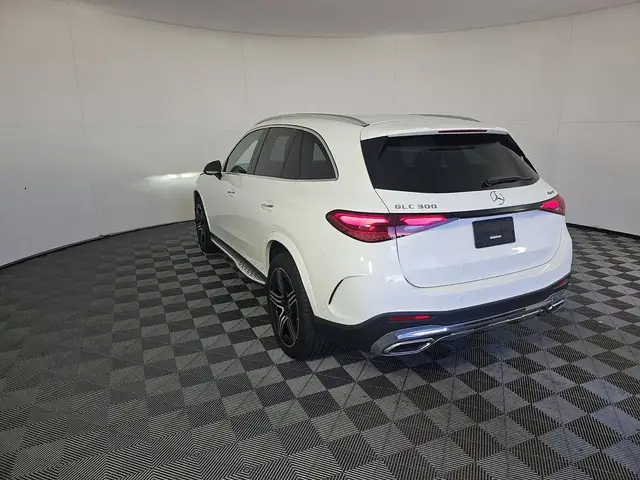 MERCEDES-BENZ GLC 300 2024