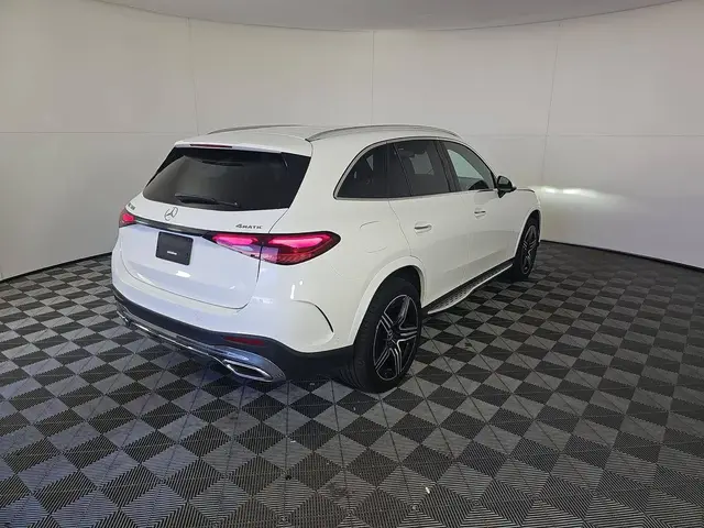 MERCEDES-BENZ GLC 300 2024
