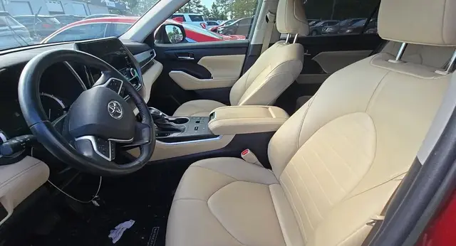 TOYOTA HIGHLANDER XLE 2023
