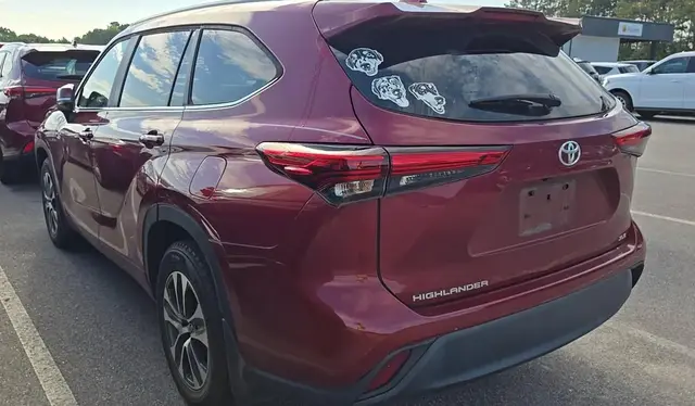 TOYOTA HIGHLANDER XLE 2023