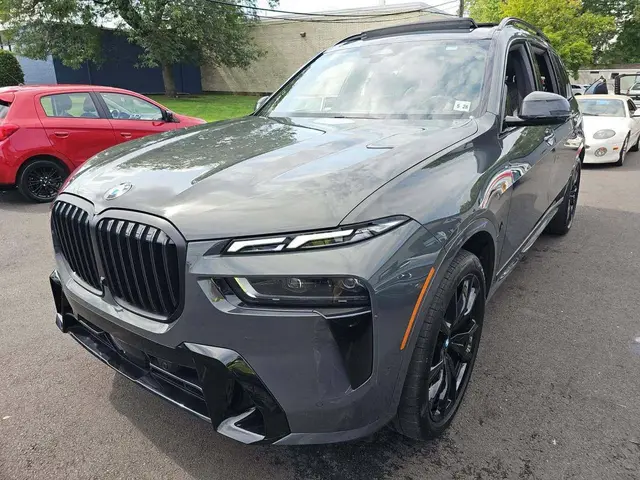 BMW X7 SPORTS ACTIVITY VEHICLE 2024