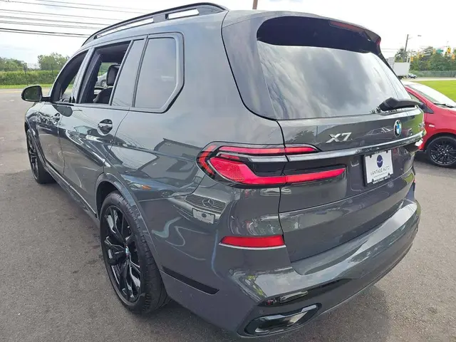 BMW X7 SPORTS ACTIVITY VEHICLE 2024