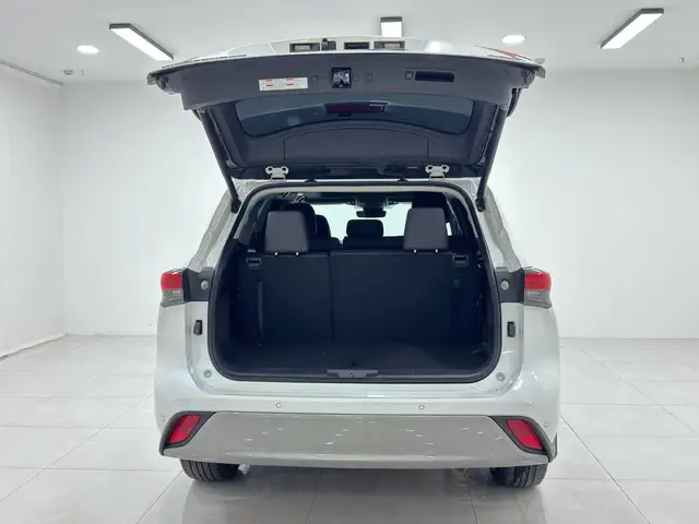 TOYOTA HIGHLANDER PREMIUM 7-SEATER 2022