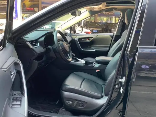 TOYOTA RAV4 FASHION EDITION 2022