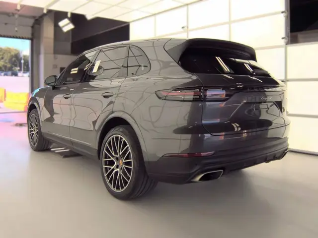 PORSCHE CAYENNE 2023