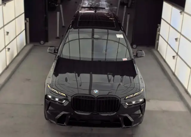 BMW X7 SPORTS ACTIVITY VEHICLE 2023