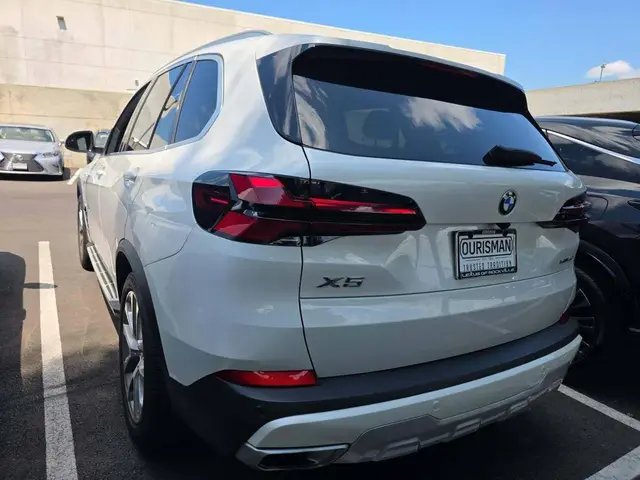 BMW X5 SPORTS ACTIVITY VEHICLE 2024