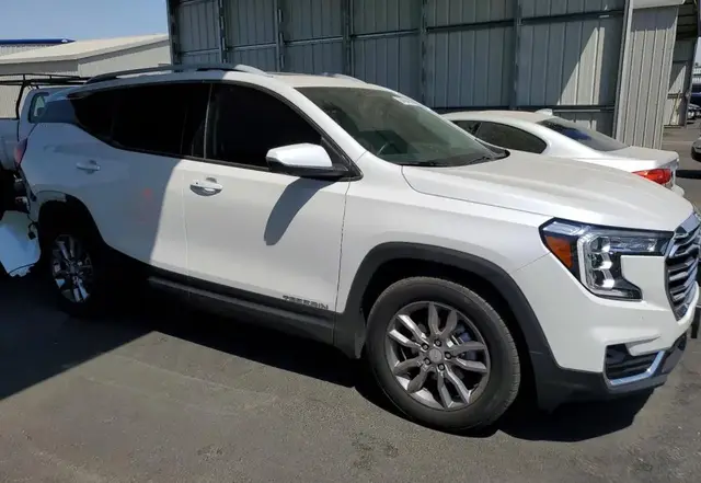 GMC TERRAIN SLT 2023