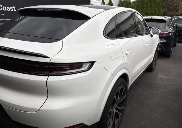 PORSCHE CAYENNE COUPE 2024