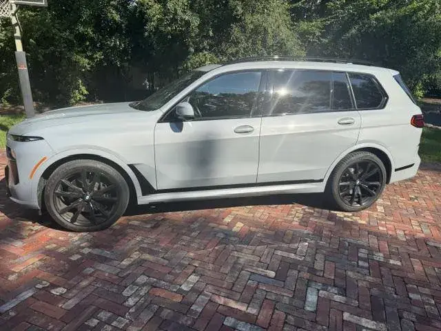 BMW X7 SPORTS ACTIVITY VEHICLE 2023
