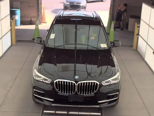 BMW X5 SPORTS ACTIVITY VEHICLE 2022
