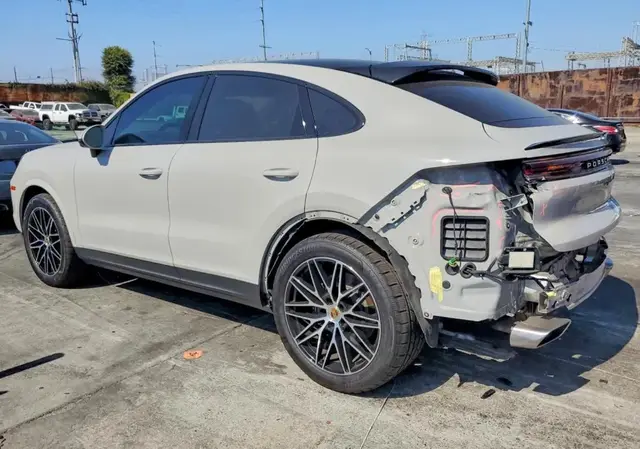PORSCHE CAYENNE COUPE 2024