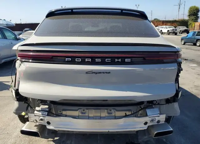 PORSCHE CAYENNE COUPE 2024