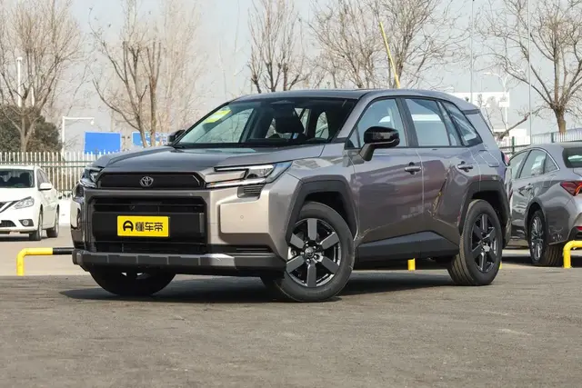 TOYOTA RAV4 LUXURY 2026