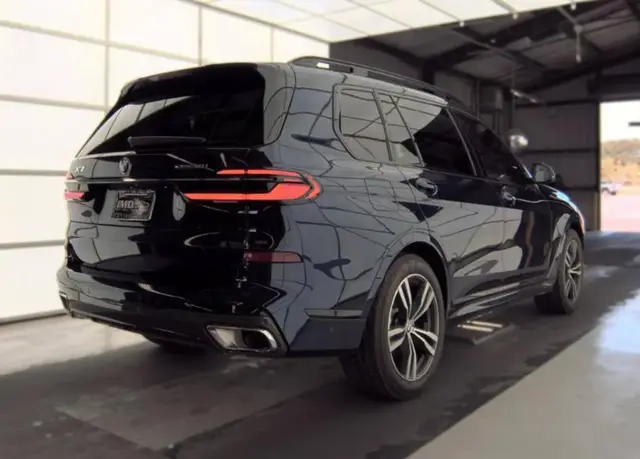 BMW X7 SPORTS ACTIVITY VEHICLE 2023