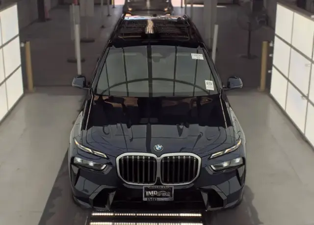 BMW X7 SPORTS ACTIVITY VEHICLE 2023