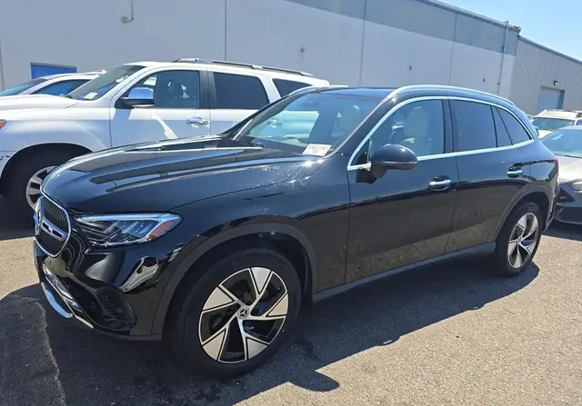 MERCEDES-BENZ GLC 300 2024