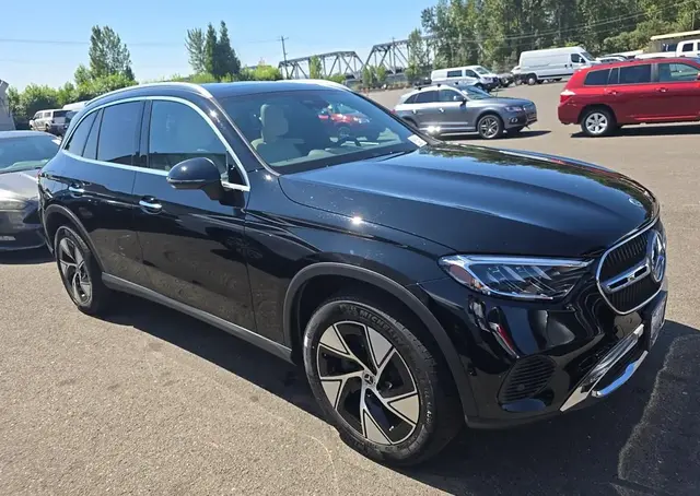 MERCEDES-BENZ GLC 300 2024