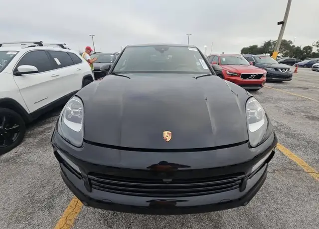 PORSCHE CAYENNE COUPE 2023