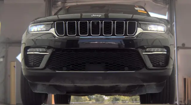 JEEP GRAND CHEROKEE LUXURY TECH GROUP II (КАМЕРЫ 360 ПАРКТРОНИКИ БЕСПРОВОДНАЯ ЗАРЯДКА ЭЛЕКТРОПРИВОД РУЛЯ С ПАМЯТЬЮ ДАТЧИ 2022
