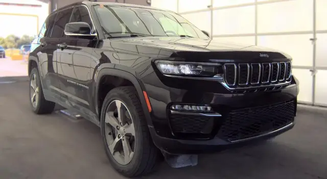 JEEP GRAND CHEROKEE LUXURY TECH GROUP II (КАМЕРЫ 360 ПАРКТРОНИКИ БЕСПРОВОДНАЯ ЗАРЯДКА ЭЛЕКТРОПРИВОД РУЛЯ С ПАМЯТЬЮ ДАТЧИ 2022
