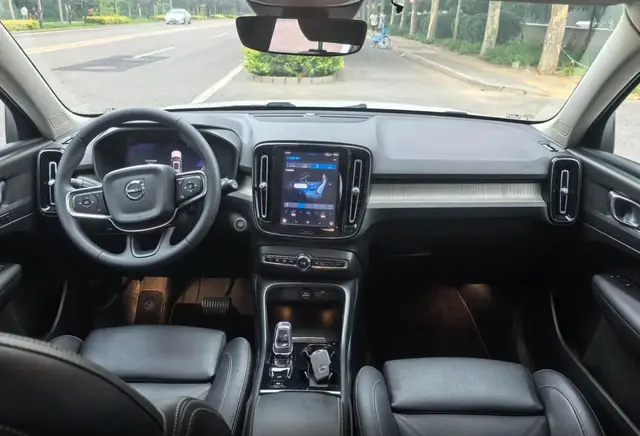 VOLVO XC40 B4 AWD INSCRIPTION 2023