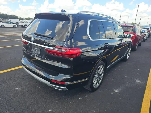 BMW X7 SPORTS ACTIVITY VEHICLE 2022