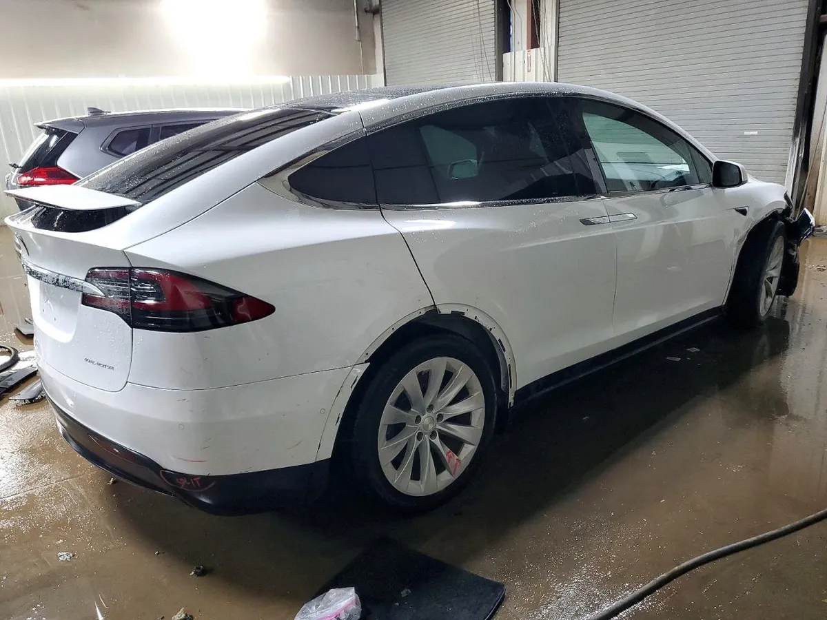 TESLA MODEL X 2020