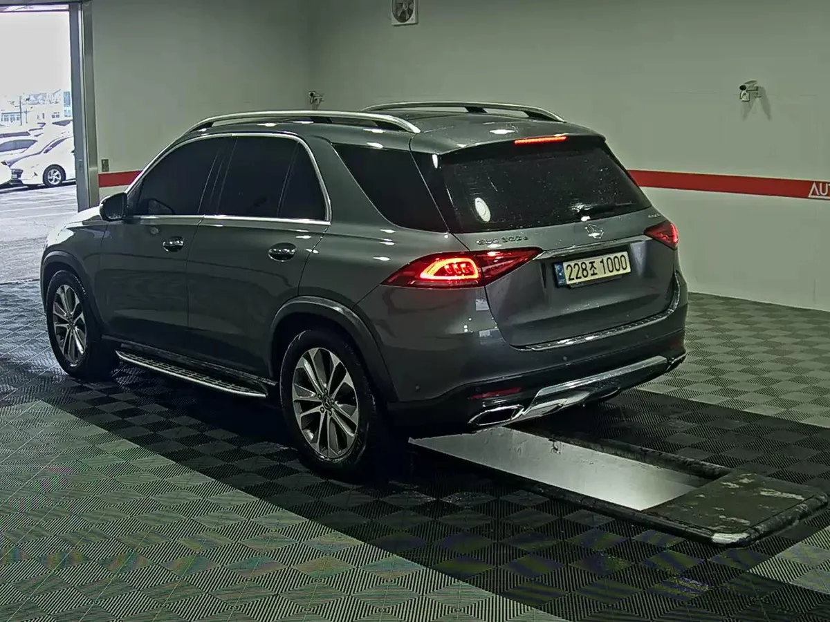 MERCEDES-BENZ GLE 300D 2022