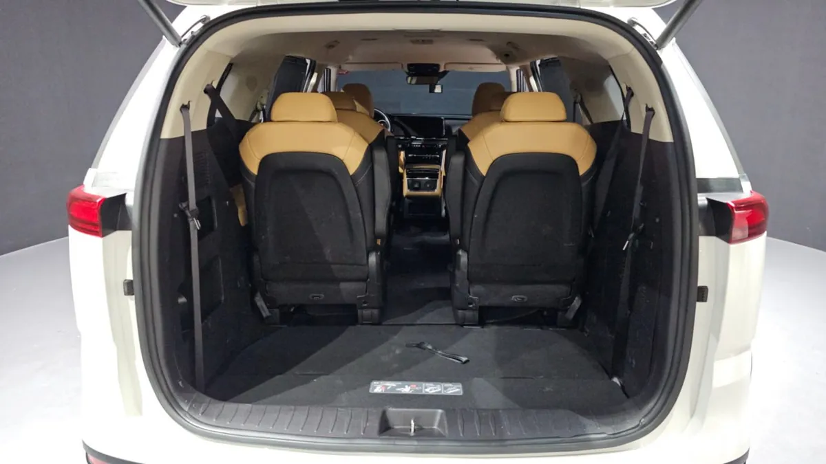 KIA CARNIVAL 9-SEATER SIGNATURE 2021