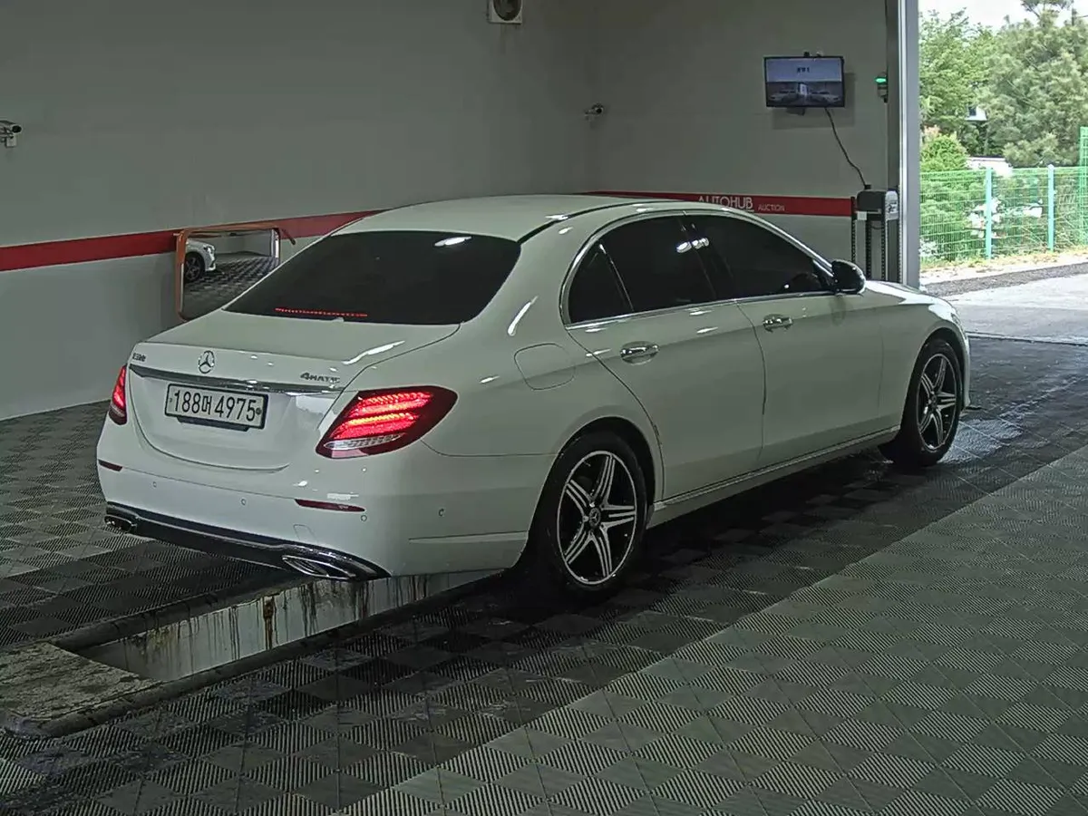MERCEDES-BENZ E-CLASS 2019