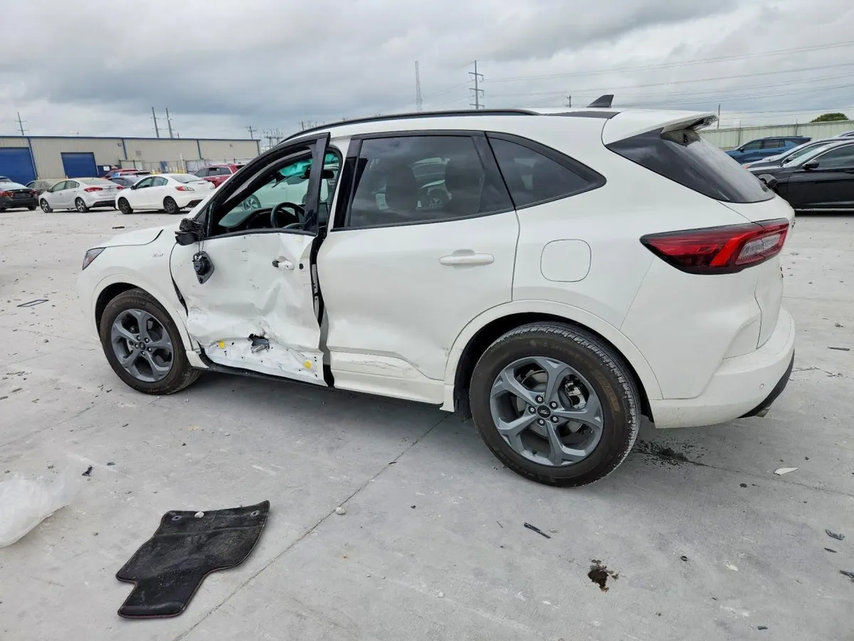 FORD ESCAPE ST LINE 2023