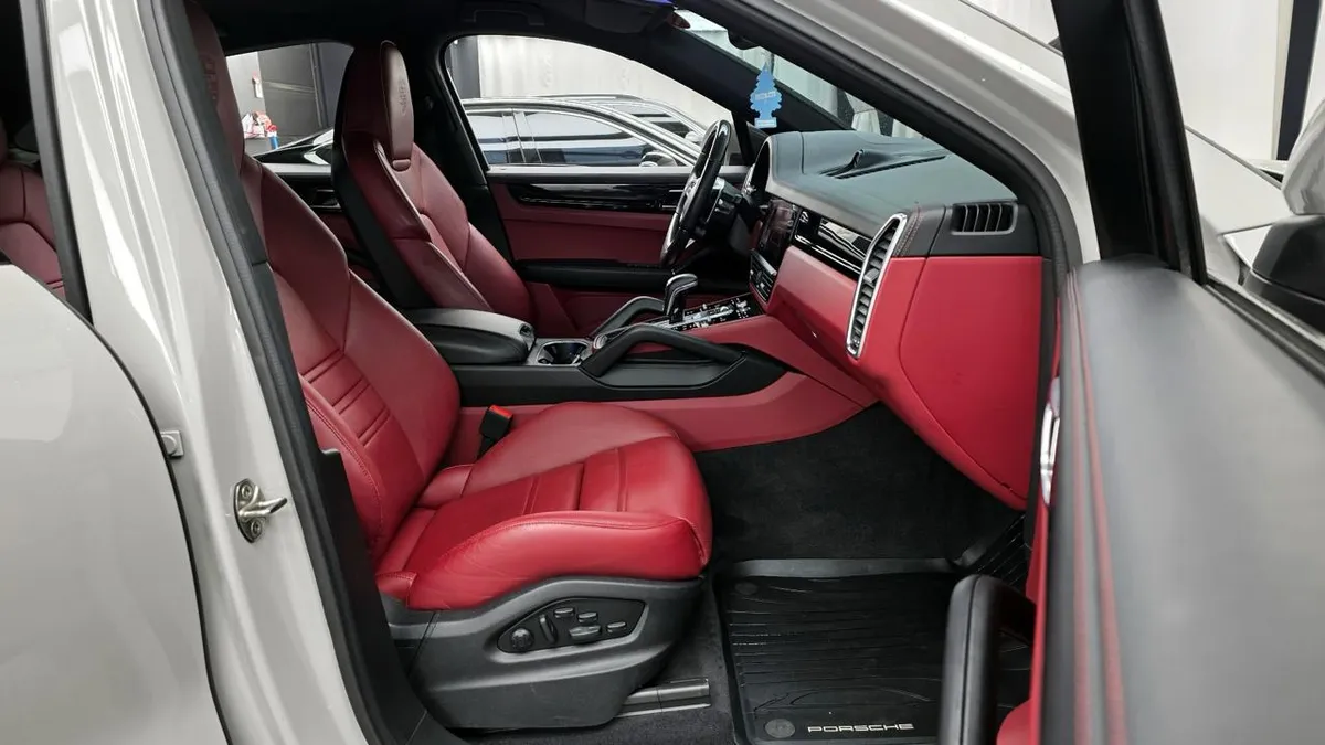 PORSCHE CAYENNE 2022