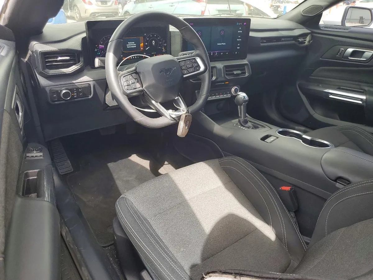 FORD MUSTANG 2023