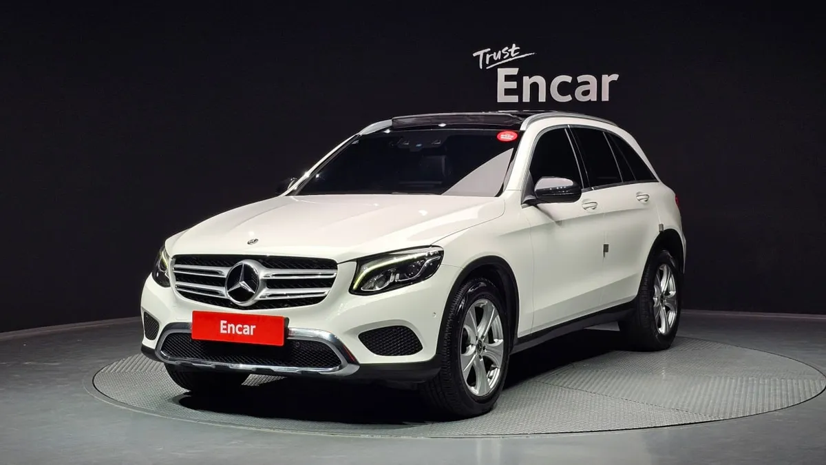 MERCEDES-BENZ GLC ПАНОРАМА LED ПОДОГРЕВЫ ПАМЯТЬ СИДЕНИЙ АССИСТЕНТЫ ВОДИТЕЛЮ И ДРУГИЕ ОПЦИИ 2018