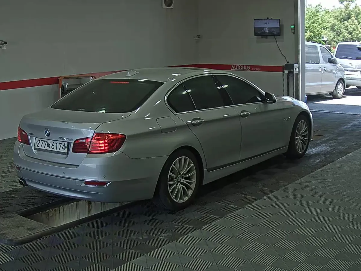 BMW 5 SERIES LUXURY 2015