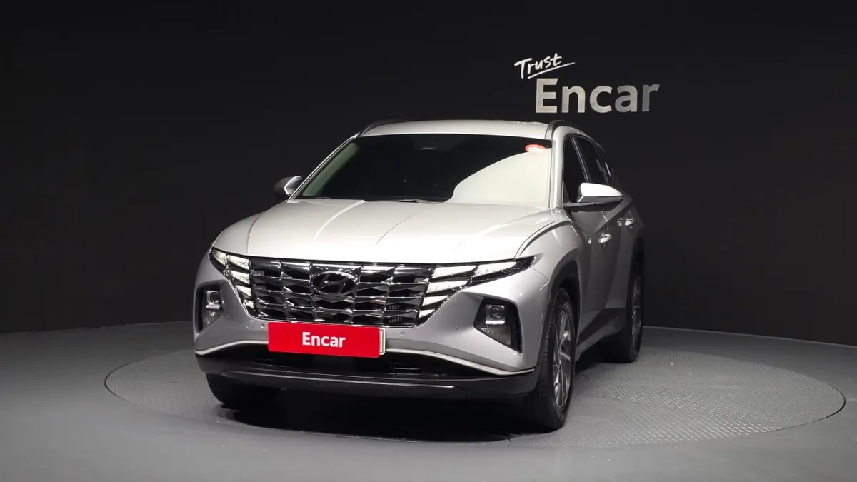 HYUNDAI TUCSON КОЖАНЫЕ СИДЕНИЯ С ПОДОГРЕВОМ И ВЕНТИЛЯЦИЕЙ АДАПТИВНЫЙ КРУИЗ АССИСТЕНТЫ ВОДИТЕЛЮ РАСШИРЕННАЯ МУЛЬТИМЕ 2022