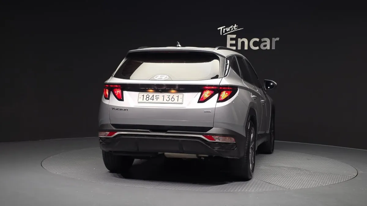 HYUNDAI TUCSON КОЖАНЫЕ СИДЕНИЯ С ПОДОГРЕВОМ И ВЕНТИЛЯЦИЕЙ АДАПТИВНЫЙ КРУИЗ АССИСТЕНТЫ ВОДИТЕЛЮ РАСШИРЕННАЯ МУЛЬТИМЕ 2022