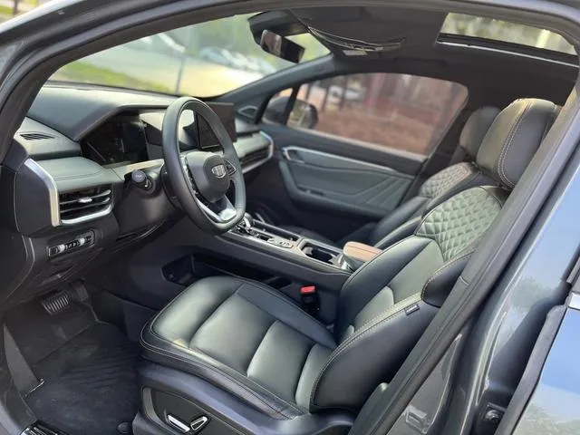 GEELY HAOYUE L КАМЕРЫ 360 ЦИФРОВАЯ ПАНЕЛЬ АДАПТИВНЫЙ КРУИЗ ПАНОРАМНАЯ КРЫША ЭЛЕКТРОПРИВОД БАГАЖНИКА И СИДЕНИЙ 2023