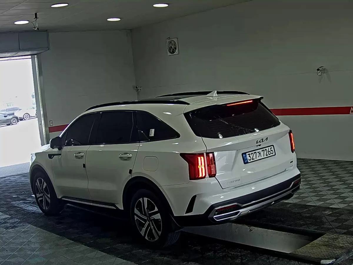 KIA SORENTO HYBRID 1 2023