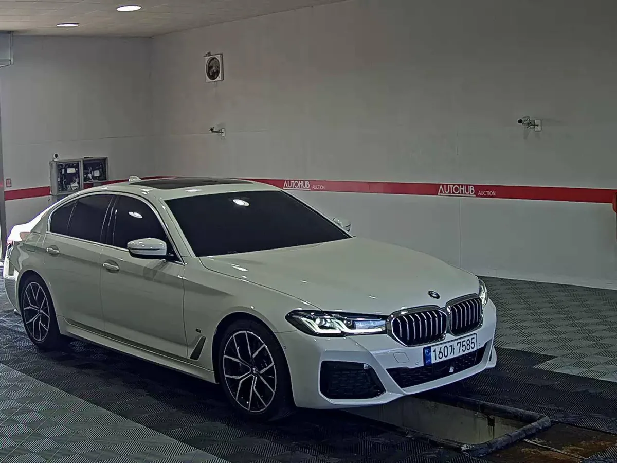 BMW 5 SERIES 2023